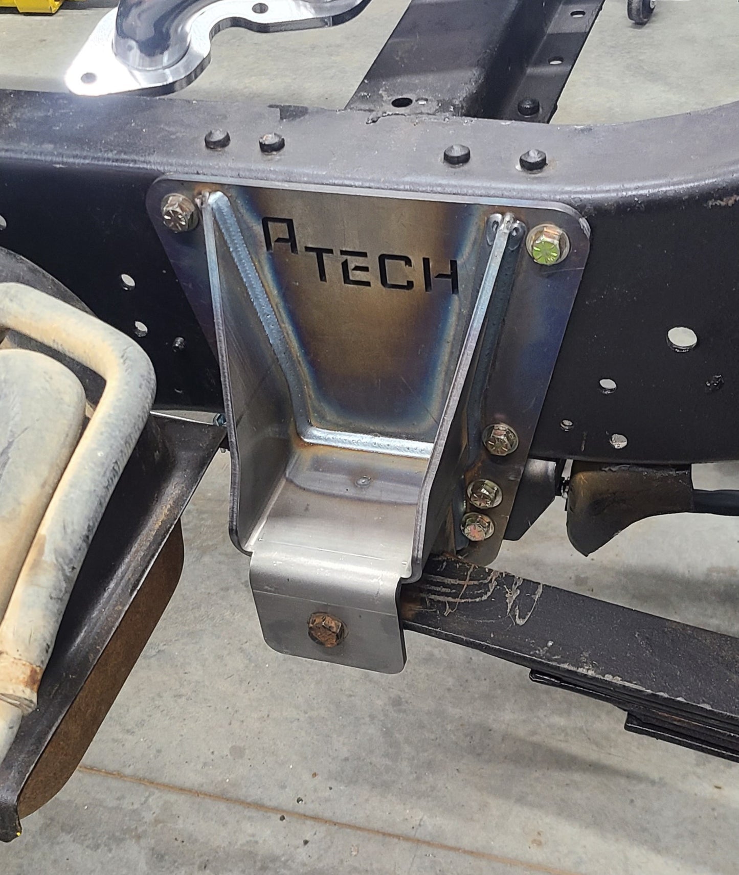 73-87 K30 LEAF SPRING HANGER SET - REAR - MAIN EYE WITH BACKERS