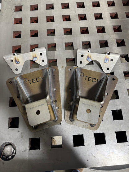 70-72 STYLE K10/K20 LEAF SPRING HANGER SET - REAR - MAIN EYE WITH BACKERS